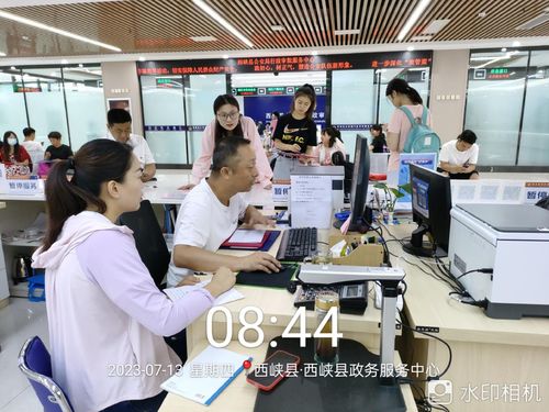 西峡县教体局优化服务精简流程，顺利完成教师资格现场确认工作